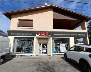 exterieur bâtiment quincaillerie